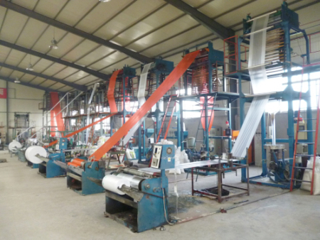 吹(chui)膜車間 吹膜車(che)間